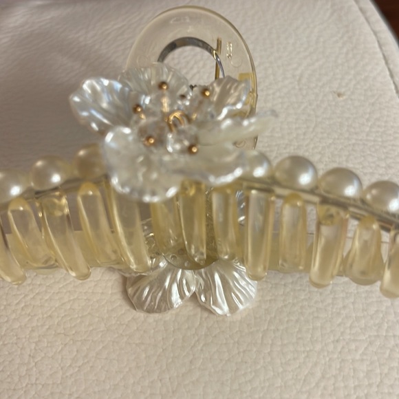 Hair Clip for Ladies - Picture 3 of 4